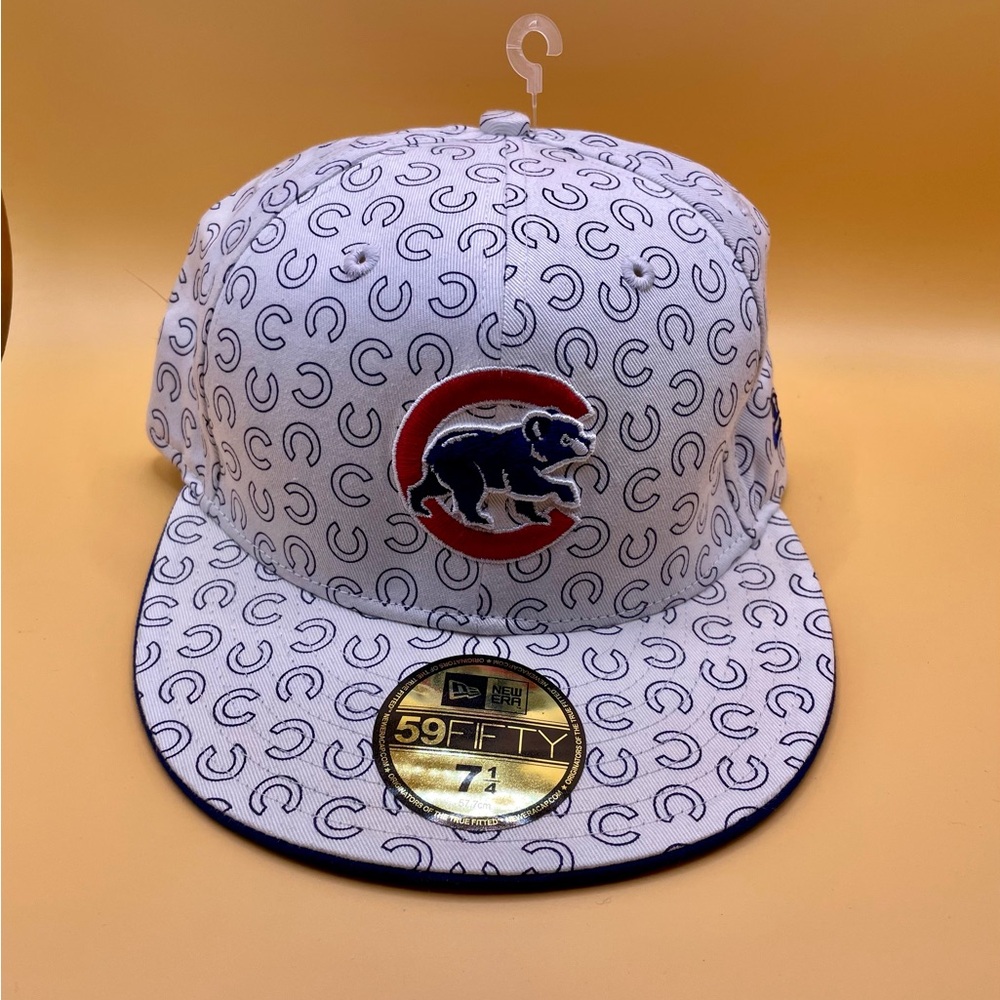 Chicago Cubs New Era NE 59Fifty 7 1/4 7.25 Fitted Hat All Over Logo HTF